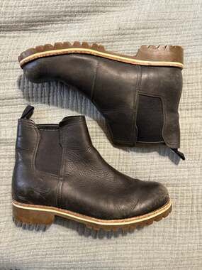 Chaco Boots Women's Fields Chelsea Waterproof Boot Black Leather Size 10